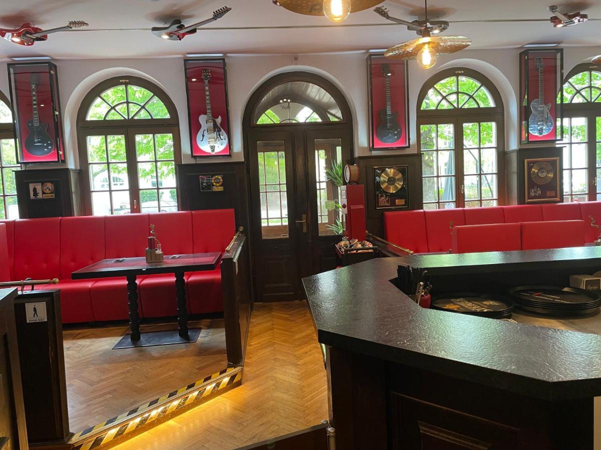 Hotel Mustang Inn Am Grossen Garten 3*